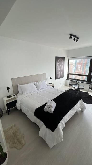 Black & White - Cerca Del Obelisco Apartamento *
